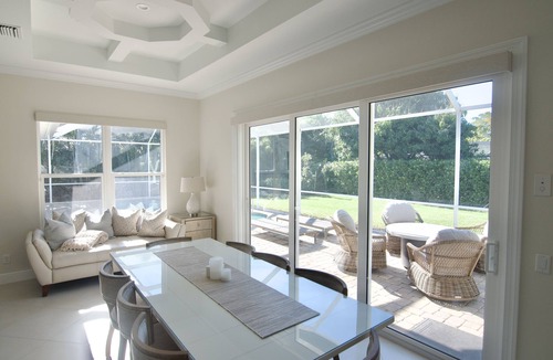 Park Shore House | Luxury Naples 4 bdrm, 4.5 bath, pool, fire table, ParkShore beach pass.