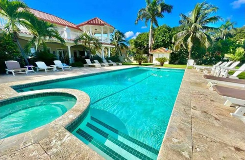 Playa Chiquita Villa | Luxury Oceanfront 7 bedrooms villa