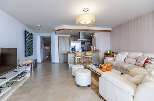 Villas Del Mar Apartment | LuxuryCondo| Beachfront| AmazingView | FastWifi