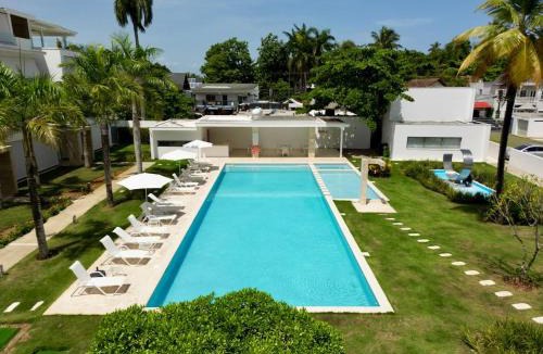 La Iglesia Apartment | Modern 2BD With Pool And Huge Private Terrace