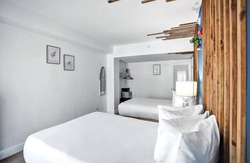 City Center Hotel | NEW LISTING! Belleza SoBe Deluxe 2 Bedroom/1 Bath (Sleeps 7)