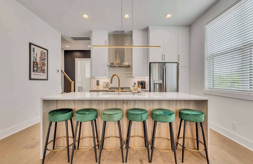 South Nashville House | New Nashville Gem | Rooftop & Sleeps 11
