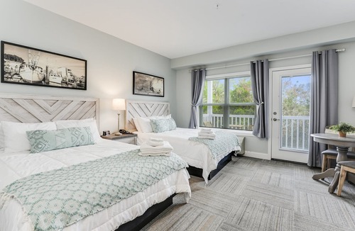 Southport Condo | No Cleaning Fee - Condo With Waterfront Pool/Beach