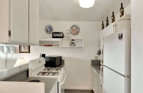 Kaunakakai Condo | Ocean Bliss W/Lanai, Kitchen and Fans–Molokai Shores
