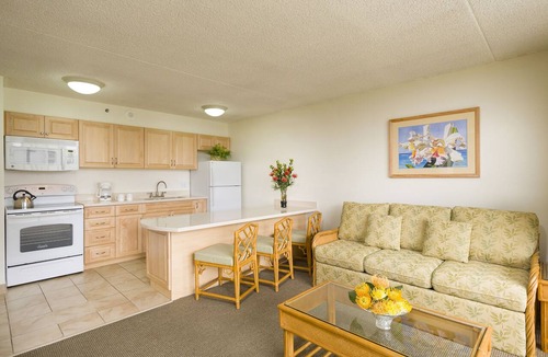 Waikiki Condo | Ocean Views | Aston Waikiki Banyan 1BPO2 – Pool & Hot Tub