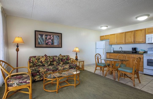 Waikiki Condo | Ocean Views | Aston Waikiki Banyan 1BPO2 – Pool & Hot Tub