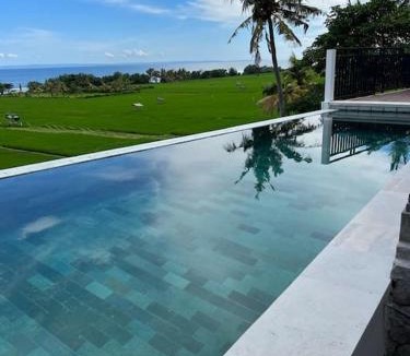 Pulukan House | Ocean views, peaceful living