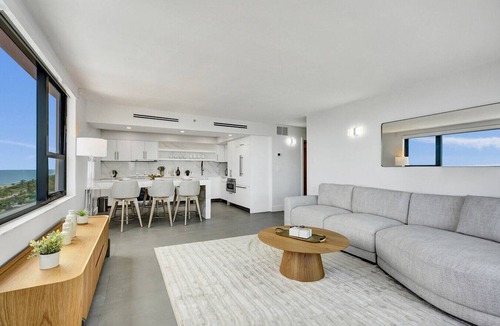 Mid Beach Apartment | Oceanfront Luxury 3BR/3BA Condo w/Resort Pools, Gym & Sauna 902