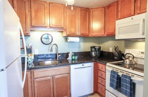 Kihei Condo | OCEANFRONT RESORT- Whale Season- 2 Bed/2 Bath Kihei Sands Beachfront Condo-B7