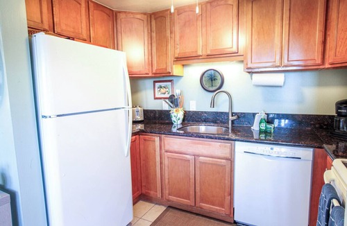 Kihei Condo | OCEANFRONT RESORT- Whale Season- 2 Bed/2 Bath Kihei Sands Beachfront Condo-B7