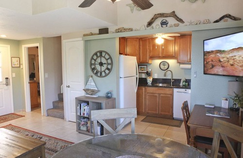 Kihei Condo | OCEANFRONT RESORT- Whale Season- 2 Bed/2 Bath Kihei Sands Beachfront Condo-B7