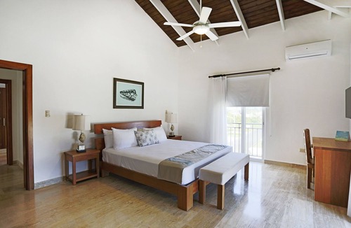 Playa Chiquita Apartment | Oceanview two-bedroom apartment