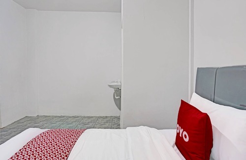 Gresik Hotel | OYO LIFE 91594 Bungah Residence Syariah