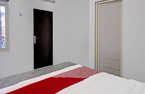 Gresik Hotel | OYO LIFE 91594 Bungah Residence Syariah