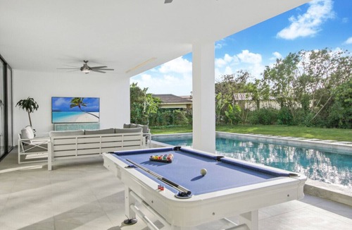 Punta Cana Villa | Palmas 16: NEW luxury villa w/pool, Jacuzzi, pool table, full staff & golf cart