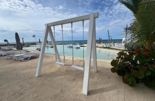 Dominicus Apartment | Penthouse In Tracadero Oceanfront Infinity Pool