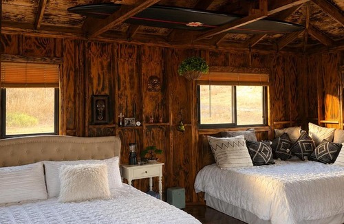 Haleiwa House | Pipeline Tropical Bungalow