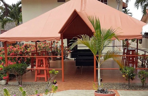 Playa Chiquita Hotel | Pool/billiard/cable TV/WiFi/free shuttle to beach/free breakfast…