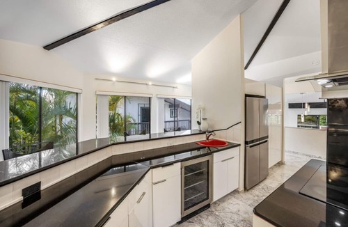 Kaneohe Villa | Poolside Paradise: with Double Bay View Rooms - Unit C