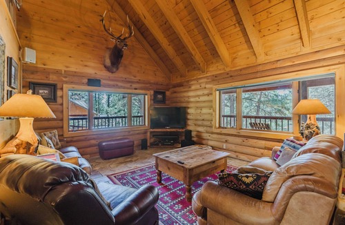 Pagosa Springs Cabin | Popular Log Home. Perfect for Family Getaway! Close to Town. Hot Tub.