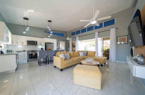 La Mulata House | Private Oasis — 3 King Suites — Brand New.