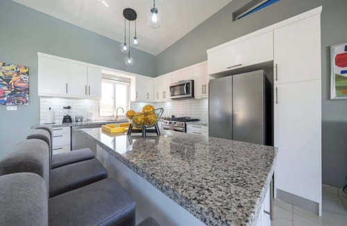 La Mulata House | Private Oasis — 3 King Suites — Brand New.