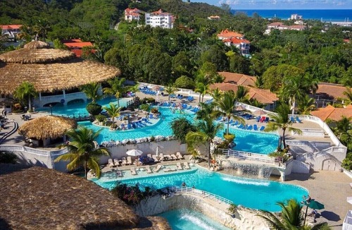 Puerto Plata Villa | Puerto Plata Lifestyle Holidays#1 Cofresi Beach 4 BDR Crown Villas