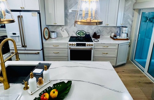Boca Grande Condo | Rare BOCA GRANDE 3BR/3BA WATERFRONT - Gulf Sunsets & Harbor Sunrises - Boat Slip