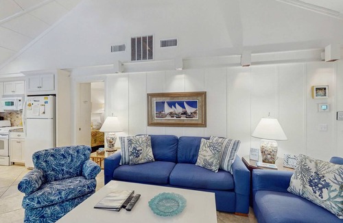 Night Heron Condo | Recently Updated Resort Villa with WiFi & Pool - Quick Walk to Beach