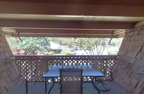 Kaunakakai House | Relaxing Garden View Room: Access to Ocean Front Outdoor Pool | Free Parking