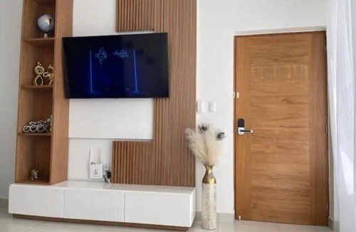 Los Maestros Apartment | Residencial Oasis Torre Alta