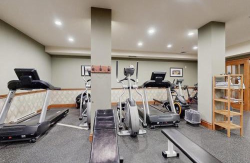 Salt Lake Mountain Resorts House | Resort Townhome with Deck Grill Fireplace WiFi Shared Pool & Hot Tub-Sauna