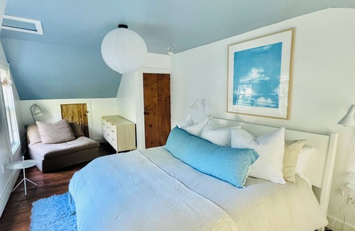 Andover House | Restorative Mountain Sanctuary with Hot Tub, Minutes from the Mountains
