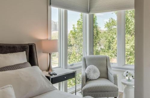 Edgehill House | Rooftop Near Gulch AND Broadway Sleep 12