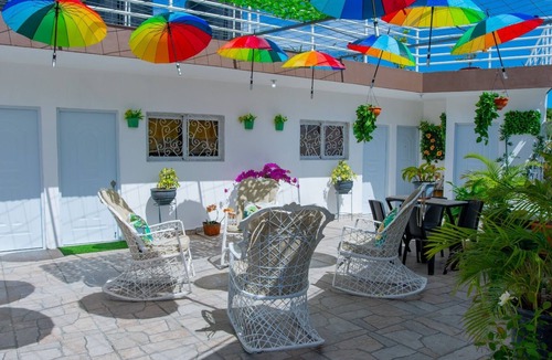 Los Maestros Apartment | ROYAL TERRACE KING IV