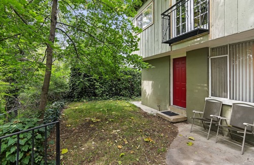 Millcreek House | Secluded Wooded Lot in the Heart of the City