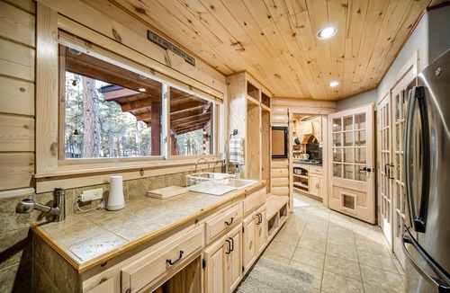 Pagosa Springs House | Serene & sun-filled mountain retreat with fire pit, deck, & great views