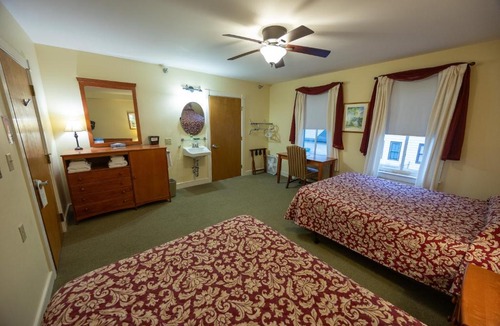 Silver Bay Hotel | Silver Bay YMCA Inn and Conference Center