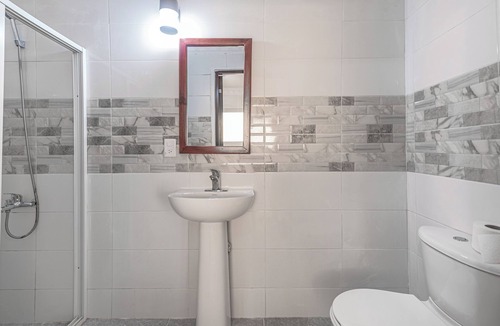 Corales del Sur House | Single Room Near SDQ Airport 300 Mbps Wi-Fi Affordable & Comfortable Stay