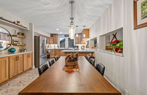 Cottonwood Heights House | Ski, Hike, Relax ~ Hot Tub + Foosball Table Walk to Restaurants & coffee shop