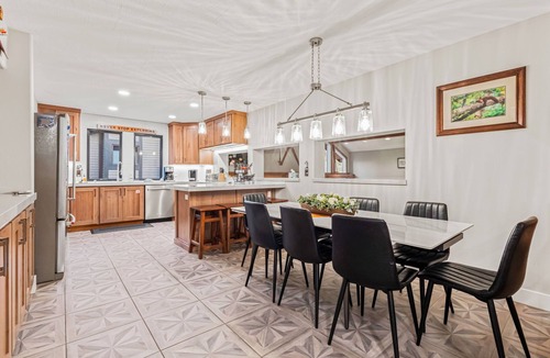 Cottonwood Heights House | Ski, Hike, Relax ~ Hot Tub + Foosball Table Walk to Restaurants & coffee shop