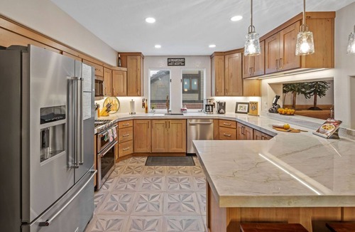 Cottonwood Heights House | Ski, Hike, Relax ~ Hot Tub + Foosball Table Walk to Restaurants & coffee shop