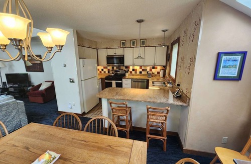 Killington Condo | Ski In/Out Sunrise West Glade 3 BR 3 BA Trailside, Sauna, Pool, Hot Tub