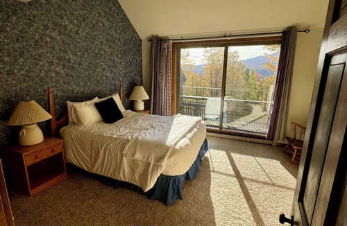 Plymouth Condo | Ski & Mountain Getaway-Minutes to Okemo, Killington, Long Trail, and many lakes!