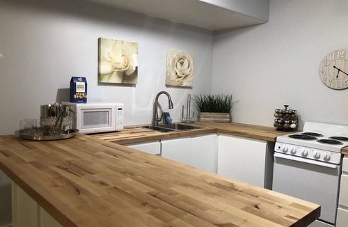 Millcreek House | Skiers delight Kitchen, 1.5 bath, laundry, sleeps 4, newly remodeled