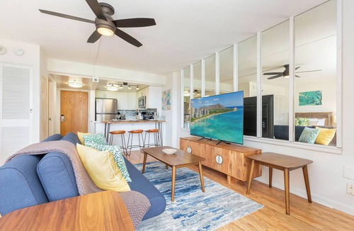 Waikiki Condo | Skyline-Lagoon and Fireworks Magic from the Ilikai w/Top-Tier Amenities
