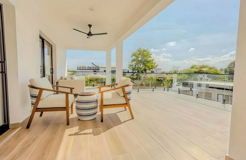 La Esplanada Villa | SOS 5BR Fiesta Casa + Bonus