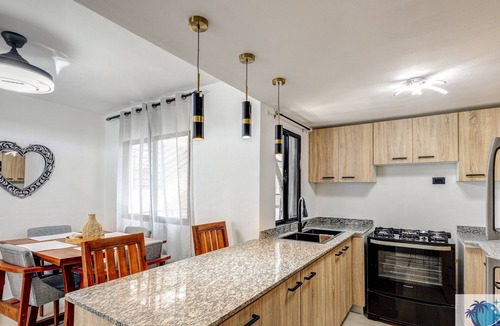 Villa Hermosa Apartment | Spacious 3-bedroom apartment with private Jacuzzi close to Cruise Terminal