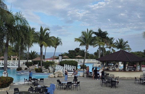 Puerto Plata Resort | Spacious 5-bedroom villa/AC at beach resort 15 restaurants/bars. All Inclusive!