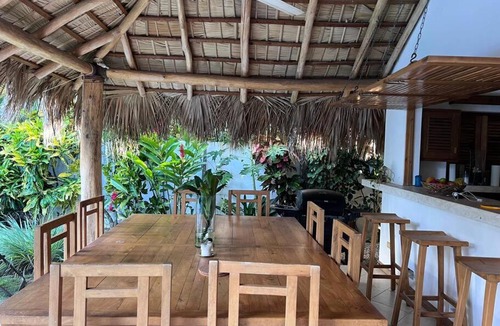 La Iglesia Villa | Spacious Villa in Punta Popy ~ 200m to beach